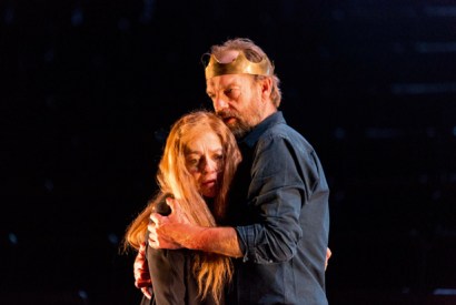 Black and deep desires: Melita Jurisic as Lady Macbeth, Hugo Weaving as Macbeth
