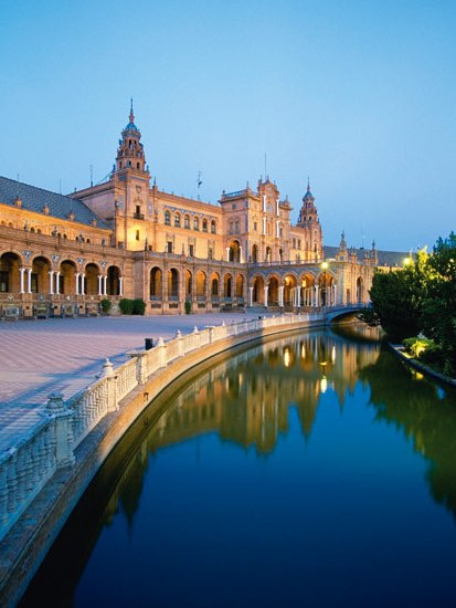 The Plaza de España at dusk