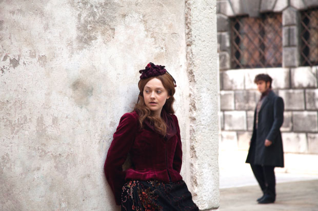 Poor, poor Effie: Dakota Fanning