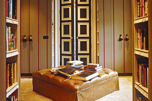 A dressing room in London designed by Nicky Haslam, inspired by Dorothy Draper’s lobby at the Carlyle Hotel in New York