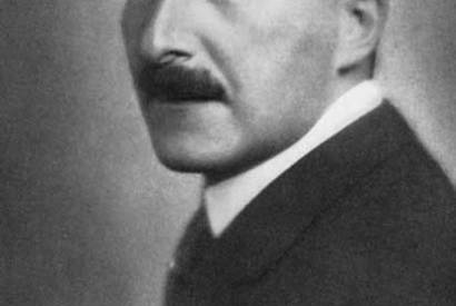 ‘Exquisitely dressed and groomed, Stefan Zweig looks simply terrified’