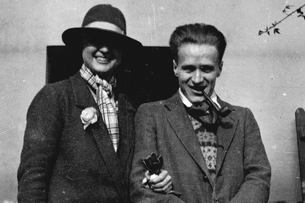 Henrietta Bingham holds the whip hand with Stephen Tomlin at Ham Spray, home of Lytton Strachey and Dora Carrington