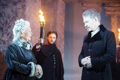 Judi Dench (Paulina) and Kenneth Branagh (Leontes) in ‘The Winter’s Tale’
