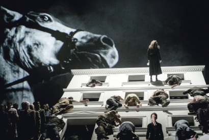 ENO’s production of ‘The Force of Destiny’ has a large, fidgety set and a projection of a vast horse’s head