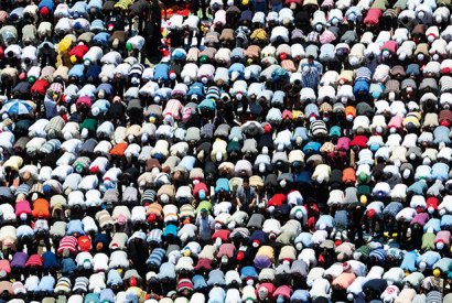 Egypt on its knees: Friday prayers in Tahrir Square