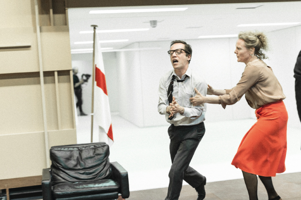 Going Dutch: Eelco Smits and Janni Goslinga of Toneelgroep Amsterdam in ‘Kings of War’