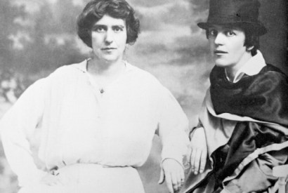 The writer Natalie Barney and painter Romaine Brooks in Paris c. 1915