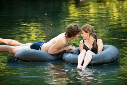 Blake Jenner as Jake and Zoey Deutch as Beverly in ‘Everybody Wants Some!!’