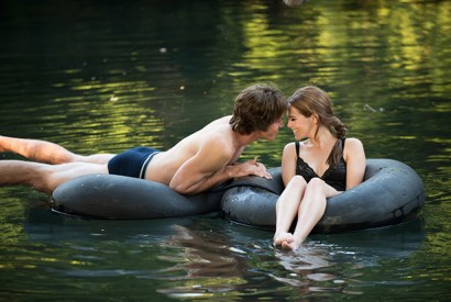 Blake Jenner as Jake and Zoey Deutch as Beverly in ‘Everybody Wants Some!!’