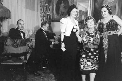 Florence Foster Jenkins entertains at home