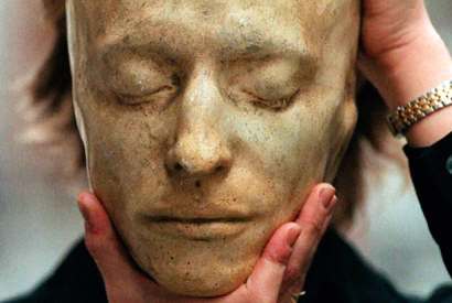 A kind of posthumous existence: a death mask of Keats, sold at auction for £16,100 in 1996