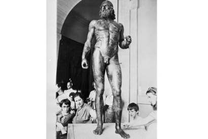 One of the two bronze statues of Greek warriors found in the sea off Riace, on display for the first time at the presidential palace in Rome, 1981