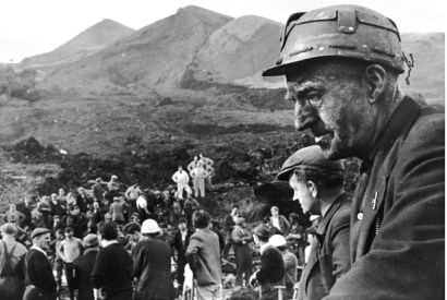 Rescue workers at the scene of the wrecked Pantglas Junior School at Aberfan, where a coal tip collapsed killing over 190 children and their teachers. (Photo: Getty)
