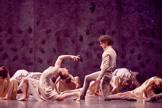 Viscerally exciting: Alina Cojocaru and Issac Hernández in Akram Khan’s ‘Giselle’