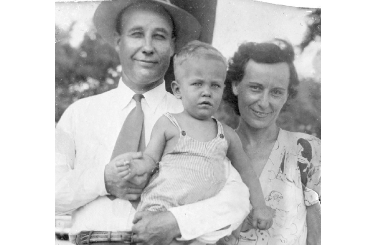 Parker, Edna and Richard Ford, V-J Day 1945
