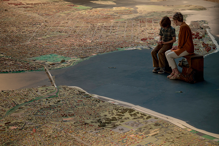 Oakes Fegley as Ben and Julianne Moore as Lillian Mayhew in Wonderstruck