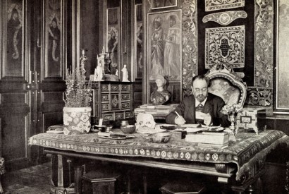 Where are the heirs of Zola? The writer photographed in his sumptuous study