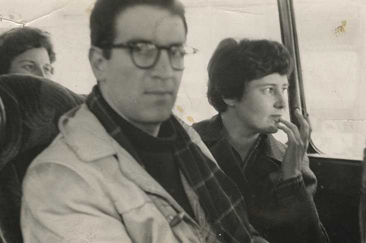 : Clancy Sigal and Doris Lessing, sitting together on a London bus