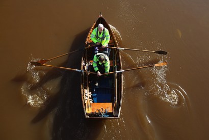 Two members of the Glasgow Humane Society on the River Clyde. Photo: Jeff J Mitchell / Getty Images