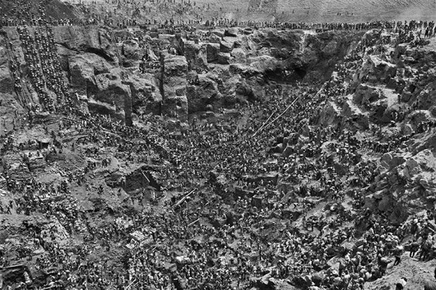A modern-day El Dorado: the Serra Pelada gold mine, Brazil, 1986