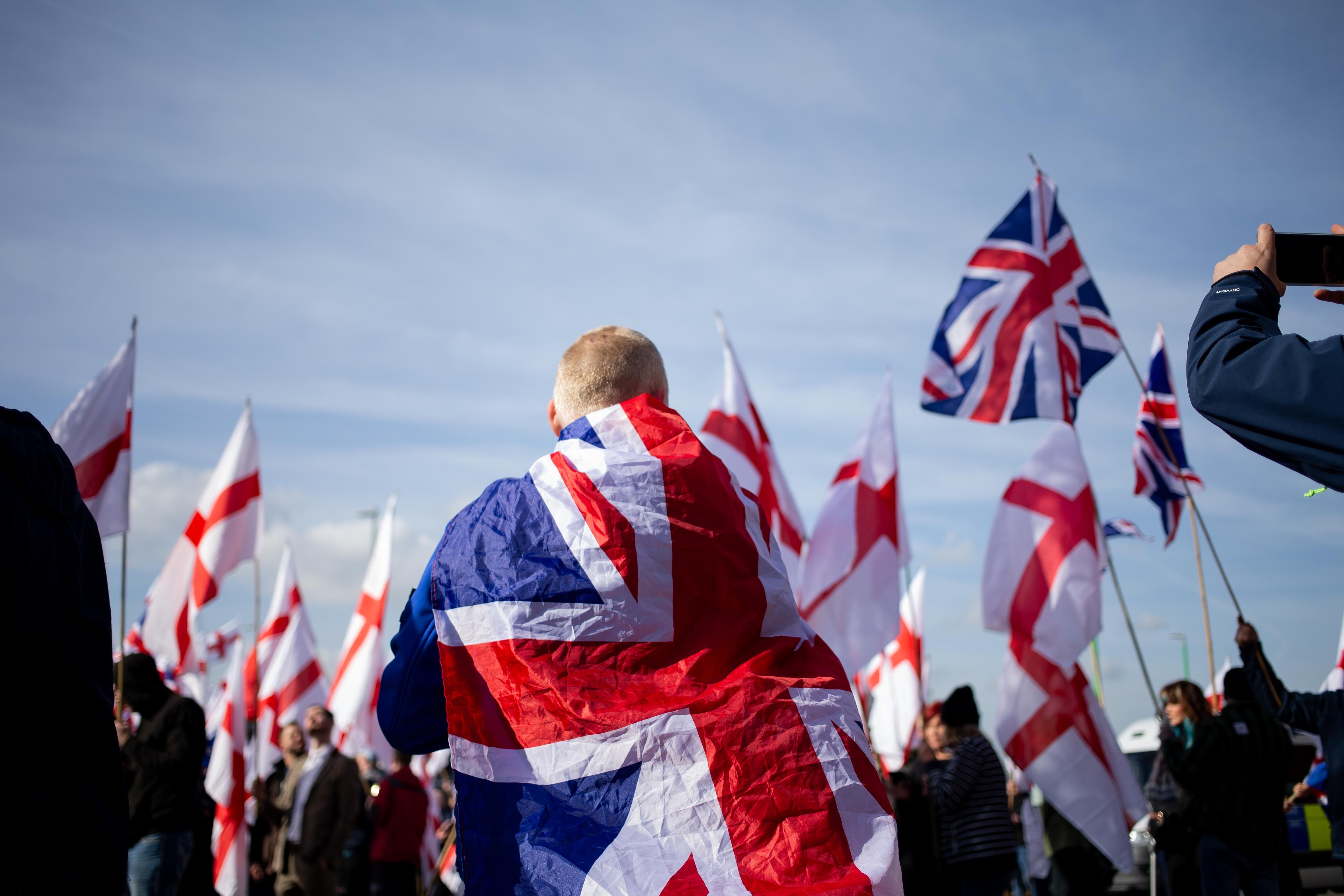 Protesti v Kanadi in Združenem kraljestvu odražajo različne družbene napetosti