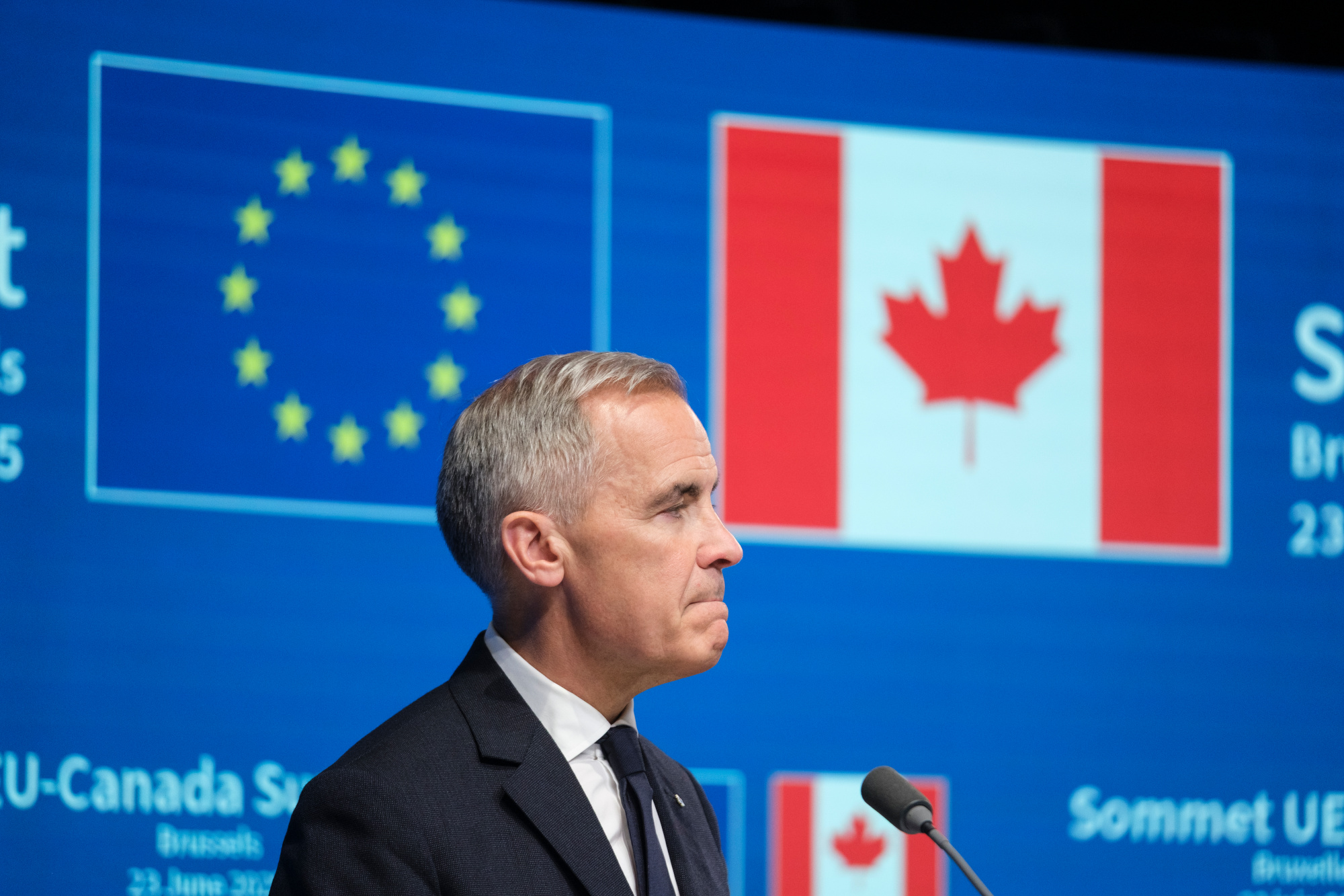 Trump se je sprl z novinarjem glede carin in obtožil medije o neustreznem poročanju