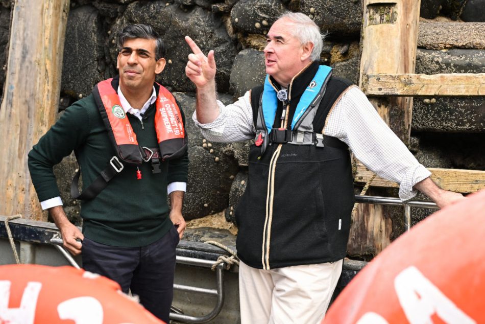 Farage turns on Tory MP over Mauritius