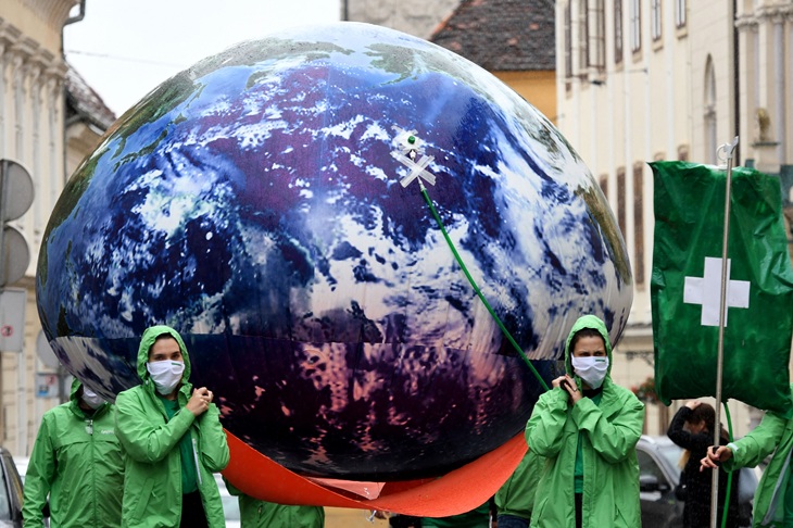 The global climate confidence game