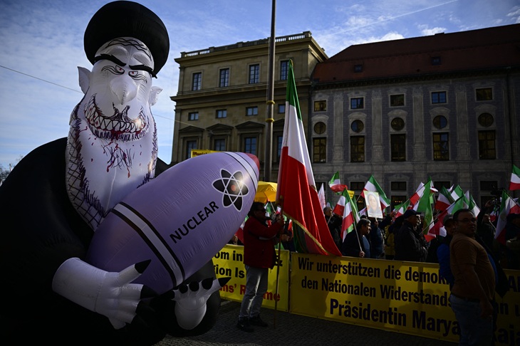 Trump considers ground invasion to seize enriched uranium from Iran