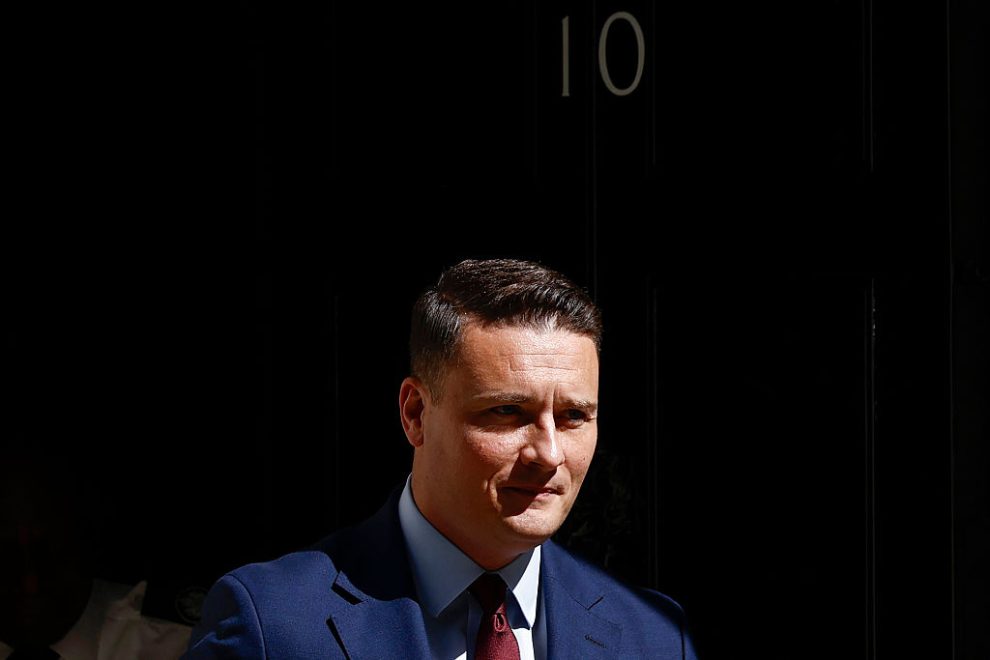 Wes Streeting prepares to challenge Starmer