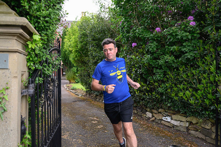 Why politicians love (to be seen) jogging