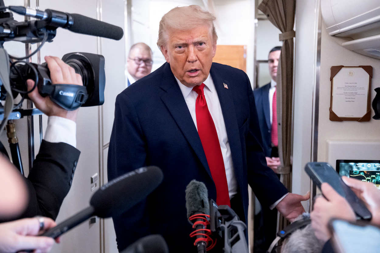 Sixteen times that Trump nearly ended the Iran war